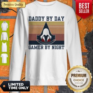 Top Assassin’s Creed Daddy By Day Gamer By Night Vintage Sweatshirt