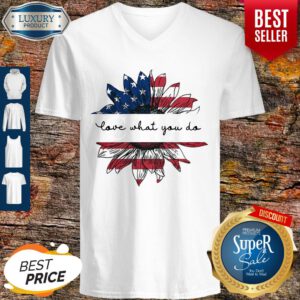Pretty Sunflower American Flag Cna Love What You Do V-neck