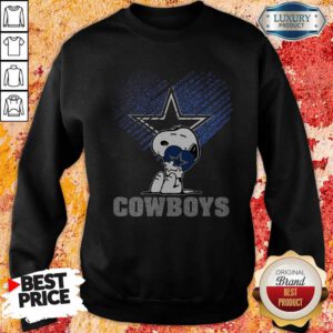 Funny Snoopy Hug Heart Dallas Cowboys Sweatshirt