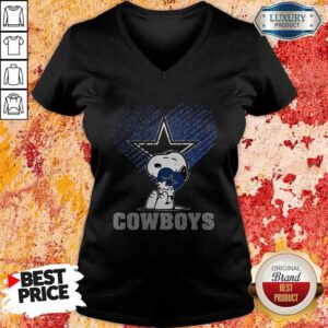 Funny Snoopy Hug Heart Dallas Cowboys V-neck