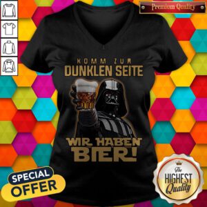 Nice Darth Vader Komm Zur Dunklen Seite Wir Haben Bier V-neck