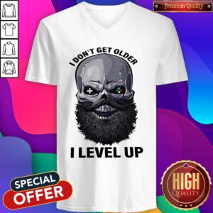 Premium Skull I Don’t Get Older I Level Up V-neck