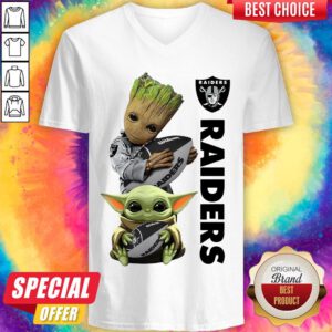 Top Baby Groot Ansda Hug Oakland Raiders V-neck