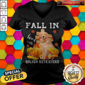 Top Fall In Love With Golden Retrievers V-neck