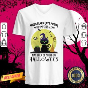 When Black Cats Prowl And Pumpkins Gleam May Luck Be Yours On Halloween Moon V-neck