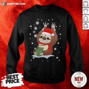 Premium Merry Christmas Mountain Sloth Knitting Cute Sweatshirt- Design By Daintytee.com