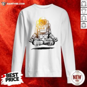 Original Bitcoin To The Moon Crypto Chill Astronaut Sweatshirt- Design By Daintytee.com