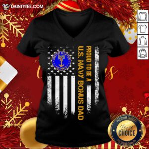 Nice Proud To Be A Us Navy Bonus Dad Vintage American Flag V Neck- Design By Daintytee.com