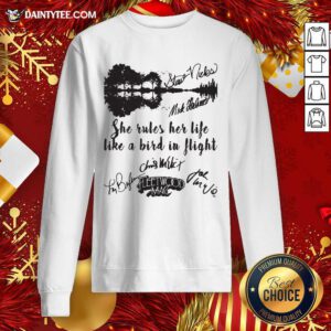 Fleetwood Mac She Rules Her Life Like A Bird In Flight Signatures Sweatshirt- Design By Daintytee.com