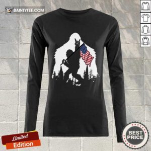 Good Bigfoot Hold American Flag Wonderful Long-sleeved