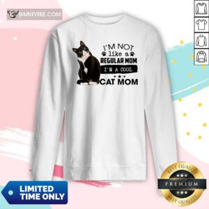 I'm Not Regular Mom I'm A Cool Cat Mom Long-sleeved
