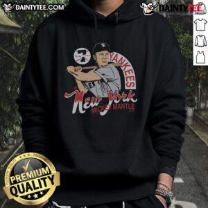 Awesome New York Yankees Mickey Mantle 7 Signature Hoodie featuring classic design and iconic player tribute.