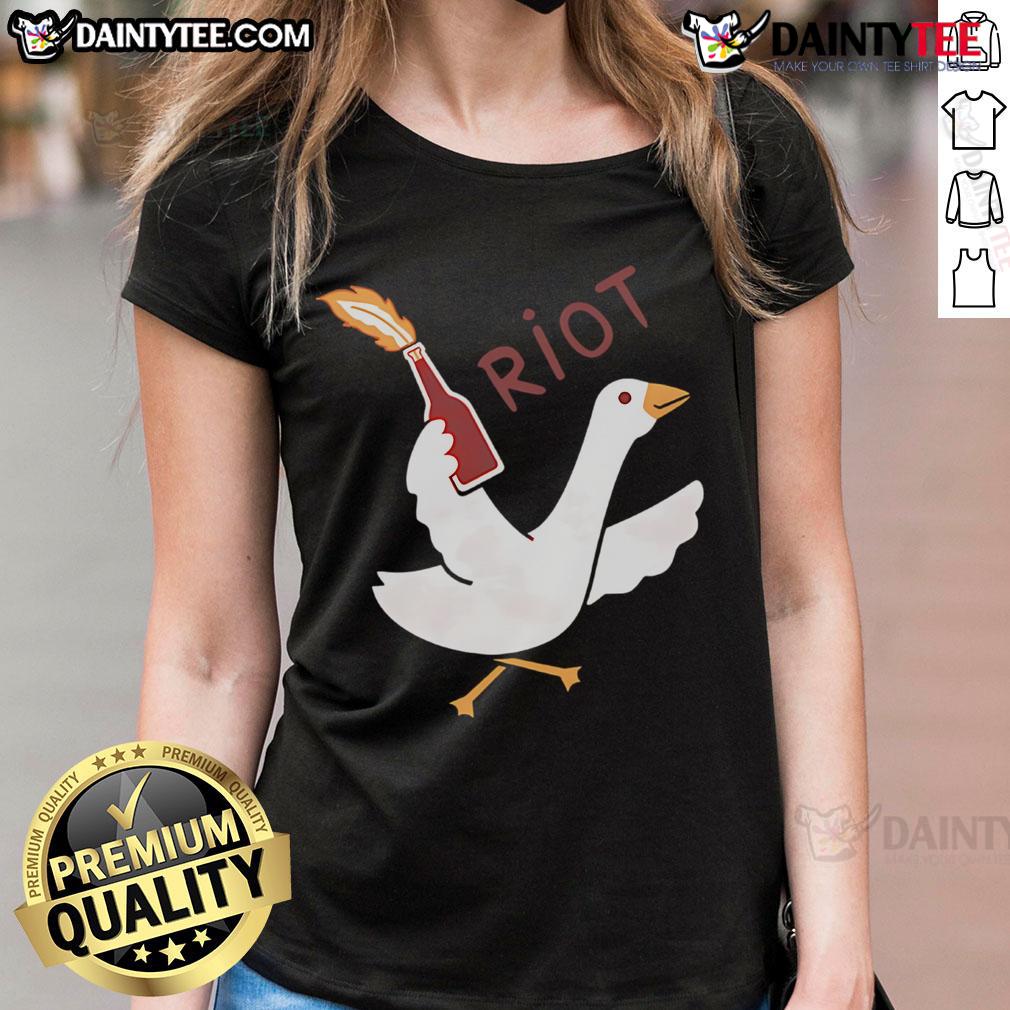 Funny Riot Goose Ladies Tee featuring a humorous goose graphic, perfect for casual wear and animal lovers.