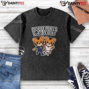 Cute Doppelpass fr's Leben Tigers football washed t-shirt featuring a vibrant design perfect for fans.