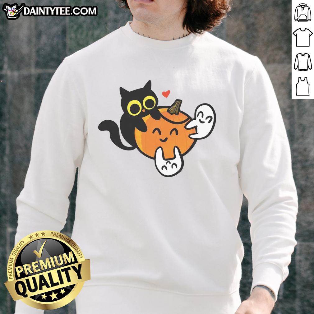 Cute cat with pumpkins and ghosts on a cozy sweatshirt, perfect for Halloween lovers and cat enthusiasts.