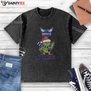 Happy Charlotte Hornets Christmas Grinch Santa Hat Holiday 2025 washed t-shirt, perfect for festive basketball fans.