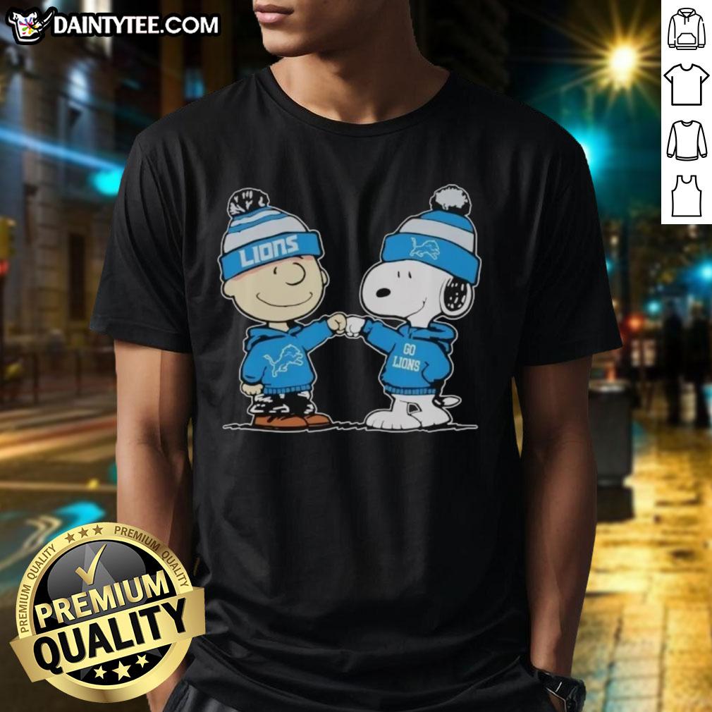Alt Text: Cute Detroit Lions Snoopy and Charlie Brown Best Friends T-Shirt featuring iconic cartoon characters in team colors.