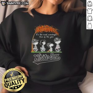 Premium Chicago White Sox X Peanuts Snoopy sweatshirt celebrating autumn and the joy of the season.