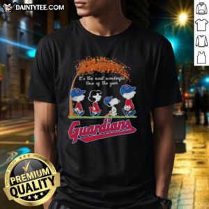 Premium Cleveland Guardians X Peanuts Snoopy and Friends autumn T-shirt featuring festive design for the holiday season.