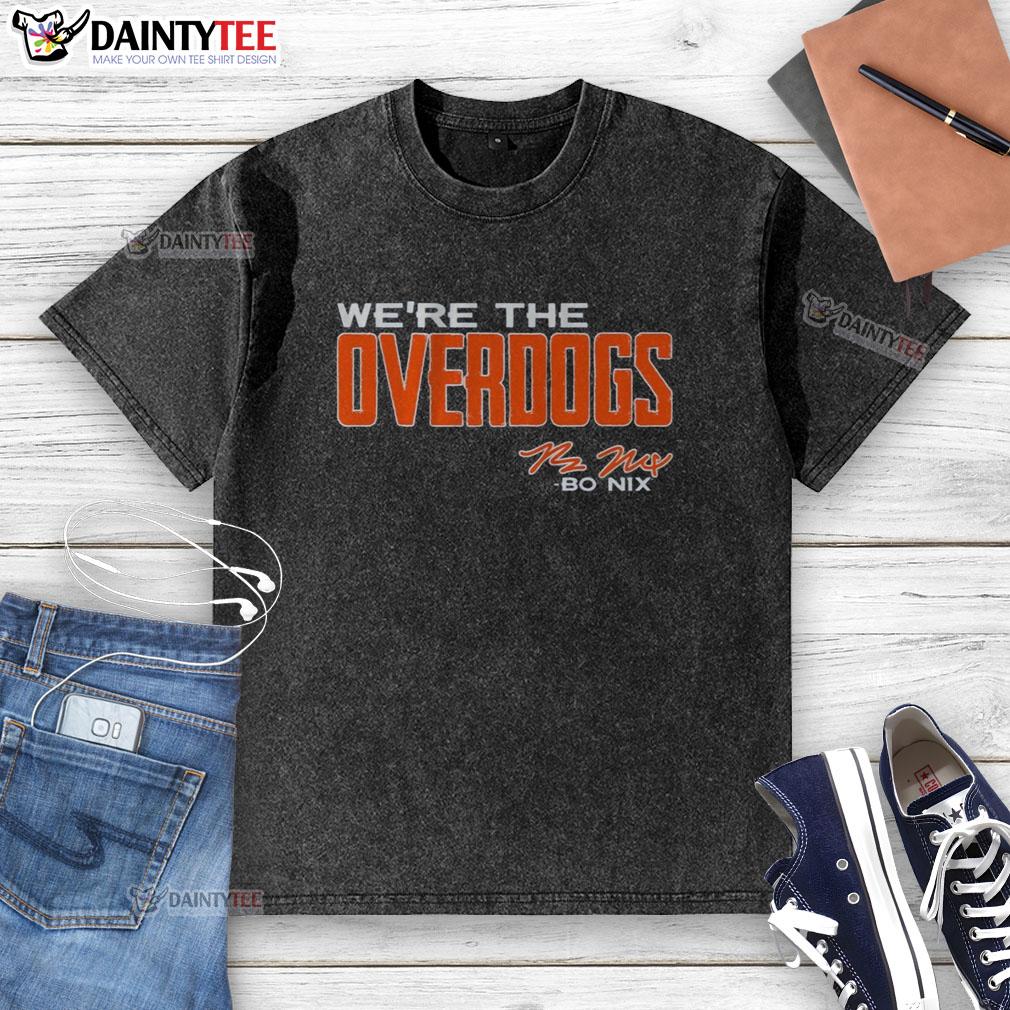 Top BO NIX Were The Overdogs washed T-shirt in a trendy design, perfect for casual wear and music enthusiasts.