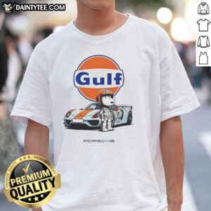 Cute Snoopy Gulf Porsche T-Shirt featuring a playful Snoopy design with Gulf Oil colors on a stylish tee.