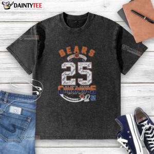 Alt Text: Chicago Bears NFC North Division Champions 2025 washed t-shirt featuring all signatures, perfect for fans.