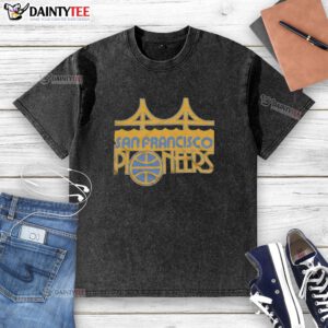 Hot San Francisco Pioneers washed t-shirt featuring a vintage design, perfect for fans and casual wear.