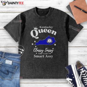 Alt Text: Stylish 'Pretty Kentucky Queen' washed t-shirt in a classy, sassy design, perfect for confident fashion lovers.